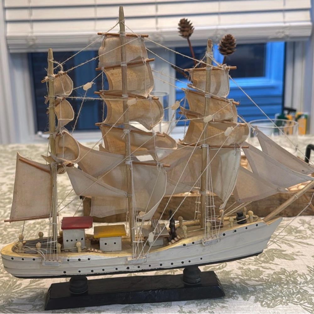 Model Ship - Picture 4 of 6